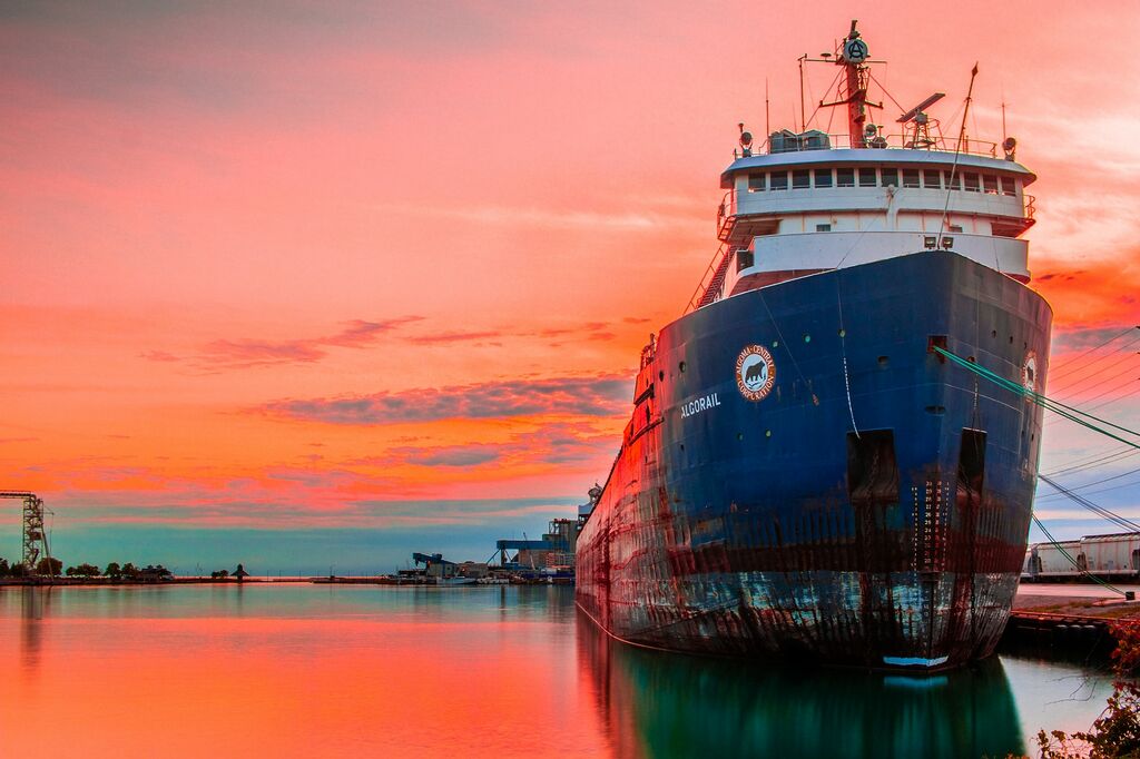 Slippery Slope: Tackling Mooring Challenges Due to Slippery Surfaces 1 oil tanker ship
