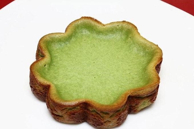 5 Irresistible Traditional Snacks from Batam To Be Taken Home 3 traditional snacks from batam - bingka bakar