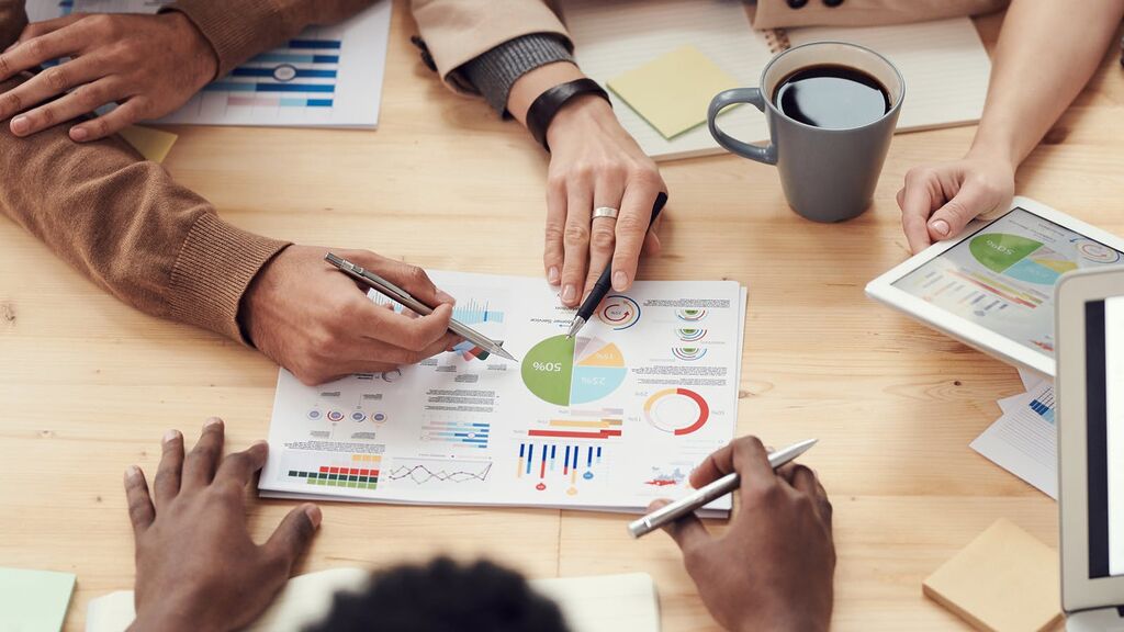 4 Cash to Master Risk Management Strategies in Transactions 4 People Discuss About Graphs and Rates