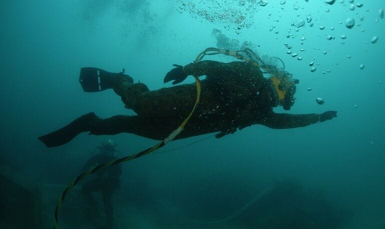 underwater cleaning