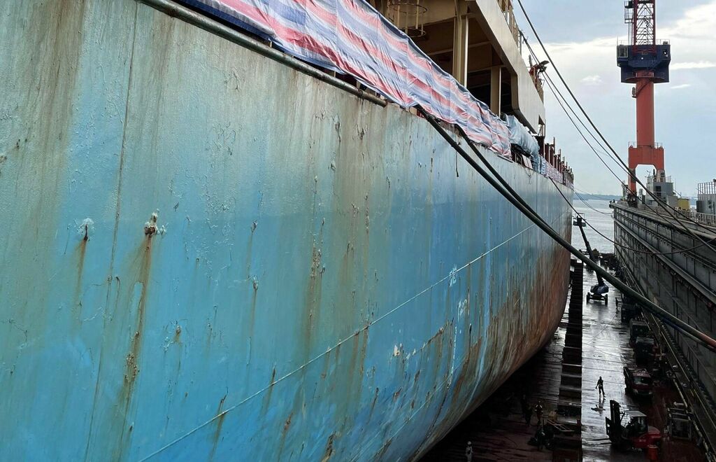 Exploring Varieties of Dry Dock Types 8 dry dock types