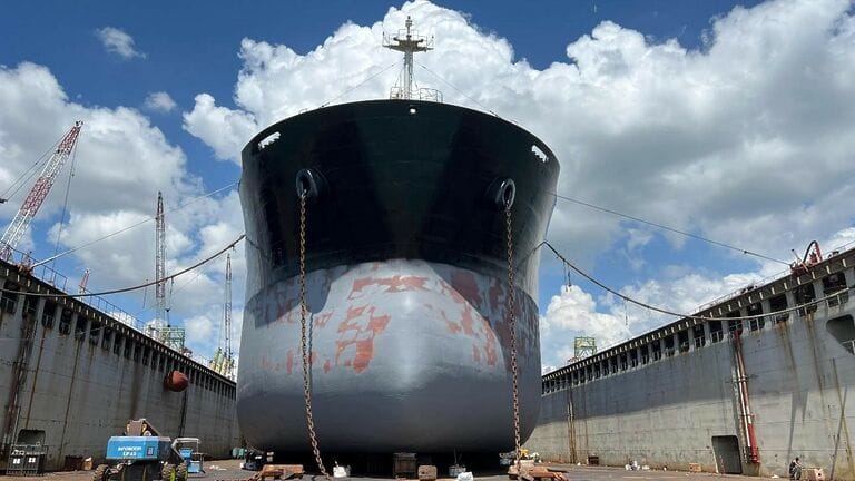 Optimal Sandblasting Techniques for Dry Docking Maintenance