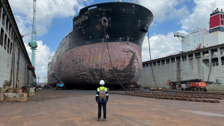 Servicing Anchors and Chains In Dry Docking For Ensuring Safety and Efficiency