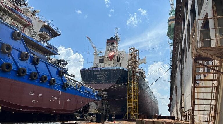 Managing Ship Stability in Dry Docking Processes