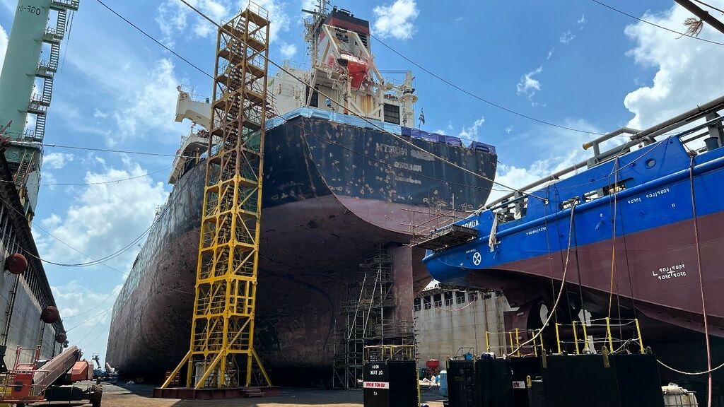 Shore Power Role While in Dock 10 ship hull cleaning - Shore Power Role While in Dock