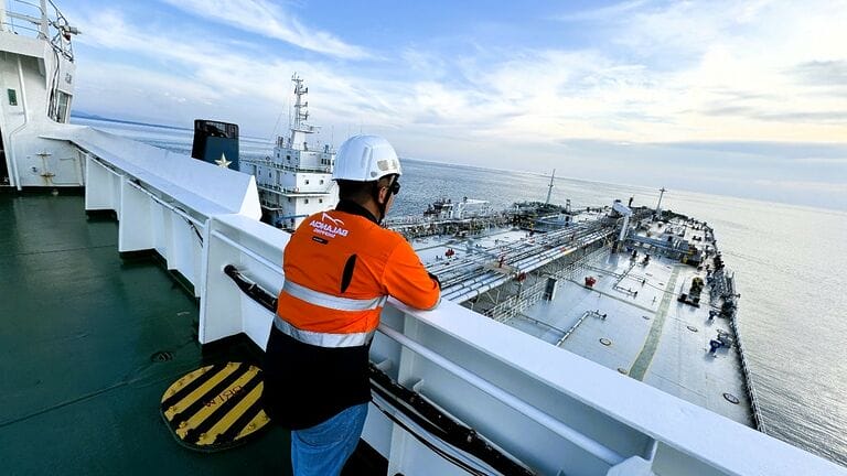 Remote Crew Healthcare: 7 Ways Ship Agencies Ensure Medical Access