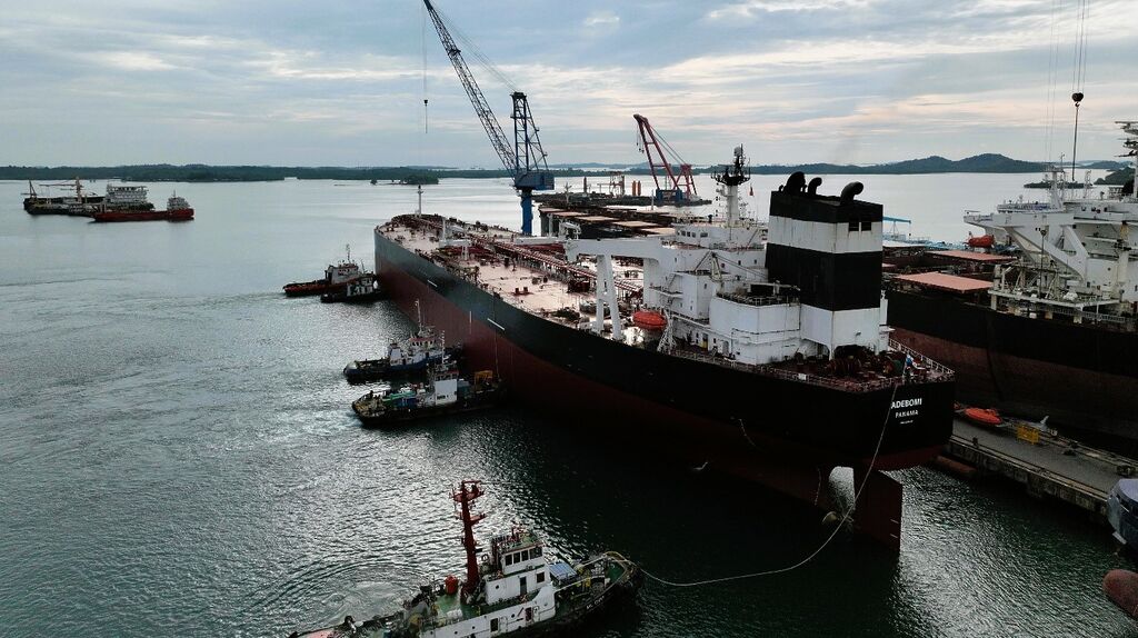 Optimizing Port Operations for Efficient Crew Changes 4 dry-dock inspection - Optimizing Port Operations for Efficient Crew Changes