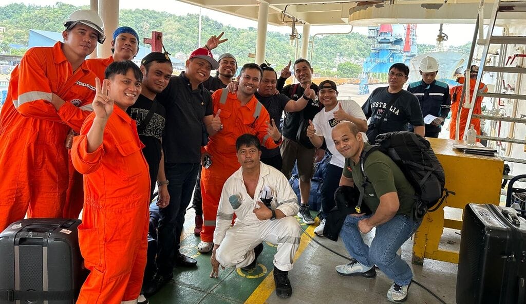 underwater cleaning services - Strategic and Affordable: Exploring the Benefits of Crew Change in Indonesia