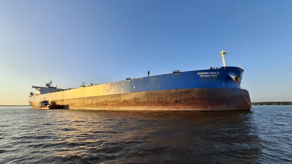 crew change hospitality - The Hidden Dangers of Reckless Ship Cleaning: Why Safety Must Come First