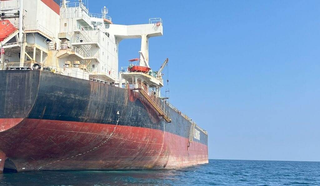 dry docking in batam port - Addressing the Impact of Fouling on Expenses for Ship Hull Cleaning