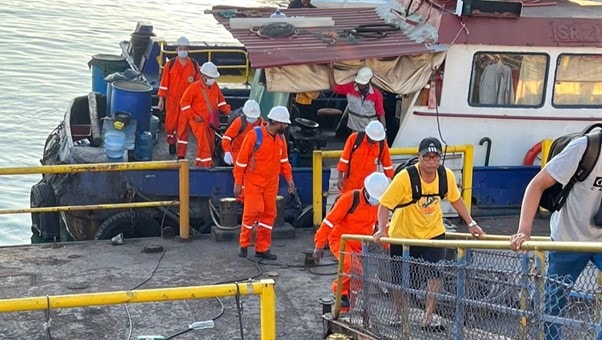 Emergency Crew Change: When Every Second Counts 7 dry docking survey records - Emergency Crew Change: When Every Second Counts