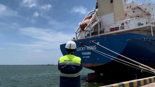 What Makes a Great Port Agent? The Skills and Qualities That Define Success 6 before and after dry docking - What Makes a Great Port Agent? The Skills and Qualities That Define Success