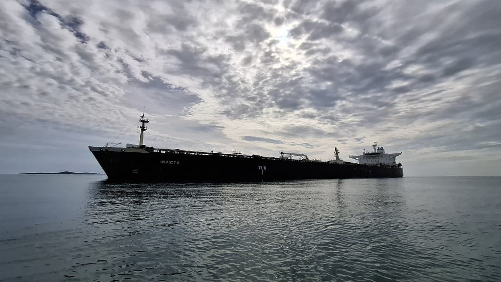 ship agency tales - A Brief History of Ship Endurance : From Sail to Modern Engine