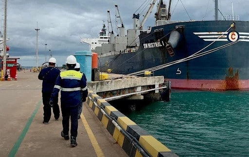 Emergency Response and Port Agency Services Supporting Maritime Safety 8 emergency response