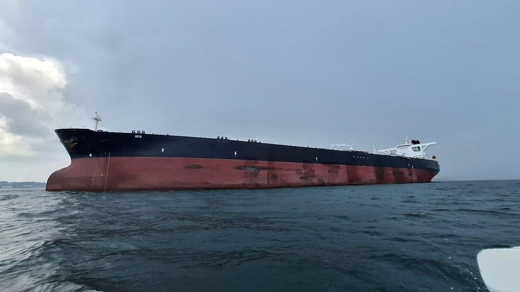 dry docking - Underwater Cleaning for Vessel Sustainability in Ports