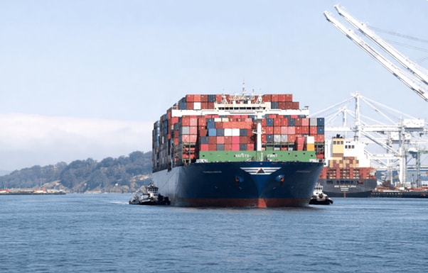 Case Study: Streamlining Port Calls for Container Ships in Batam 2 container ships - Case Study: Streamlining Port Calls for Container Ships in Batam